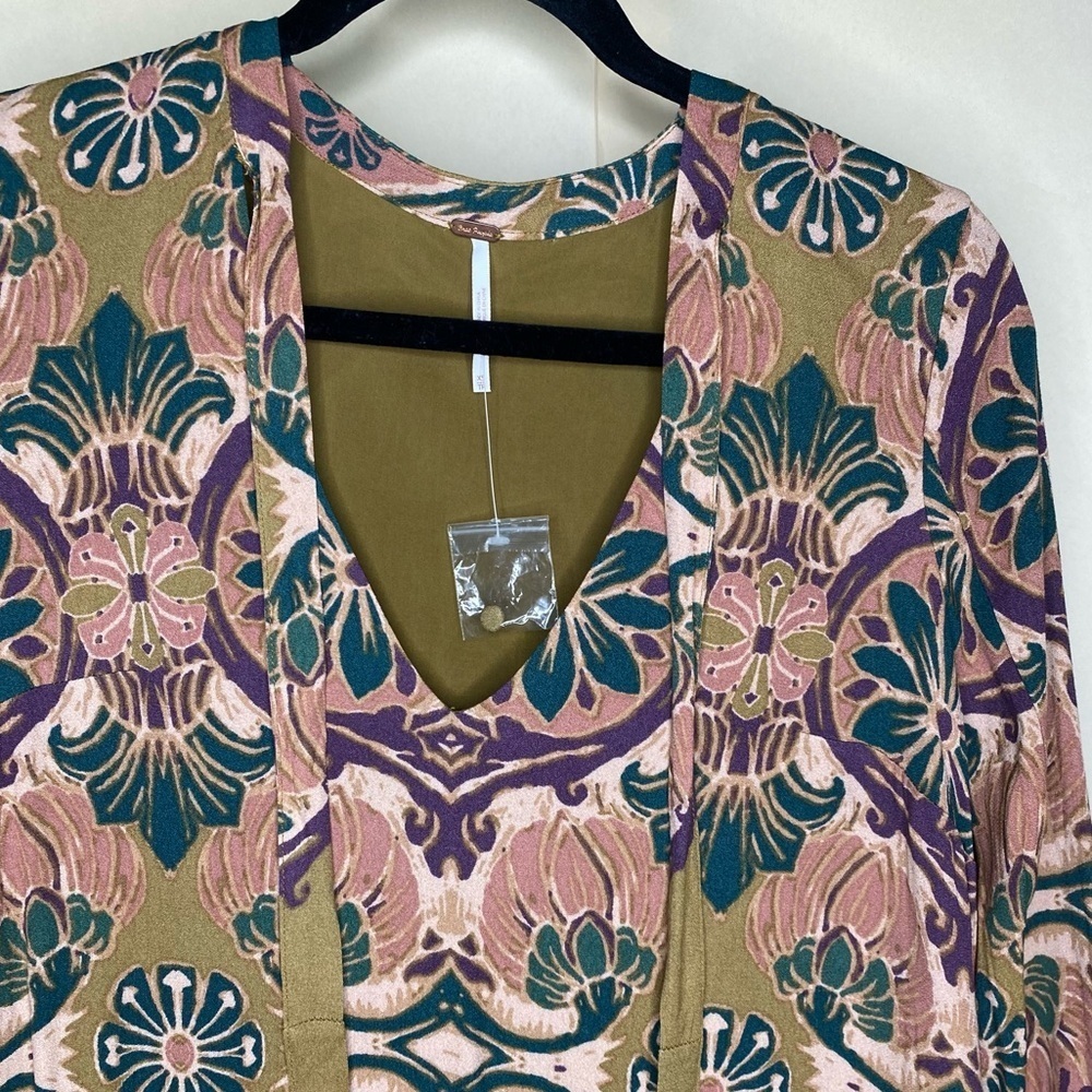 Free People NWOT Boho Green Long Sleeve Oversized Tunic Sz XS - Picture 3 of 8